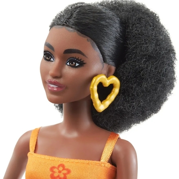 Barbie Fashionistas Doll with Petite Body Retro Floral Clothes & Accessories - Picture 2 of 5